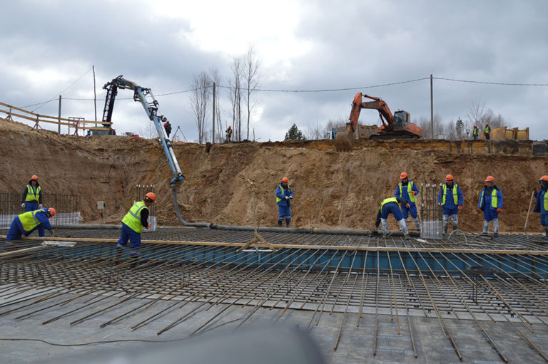 НЦФМ: первый бетон в основание здания Конгресс-центра